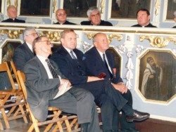 Obory - odsłoniecie obelisku, L. Talko i T. Jurkiewicz z Francji - 4 IX 1999 r..bmp